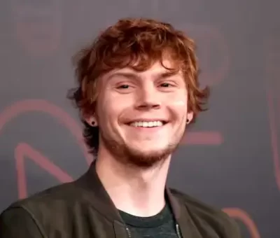 Evan Peters