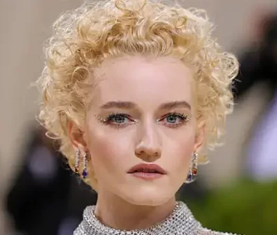 Julia Garner